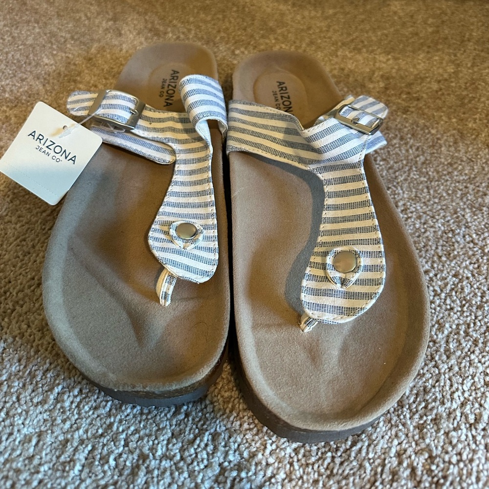 Arizona Jeans Co Size 11 Blue/White Thongs
